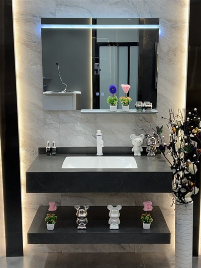 Tridimenzionalna omarica za kopalnico iz skrilavca