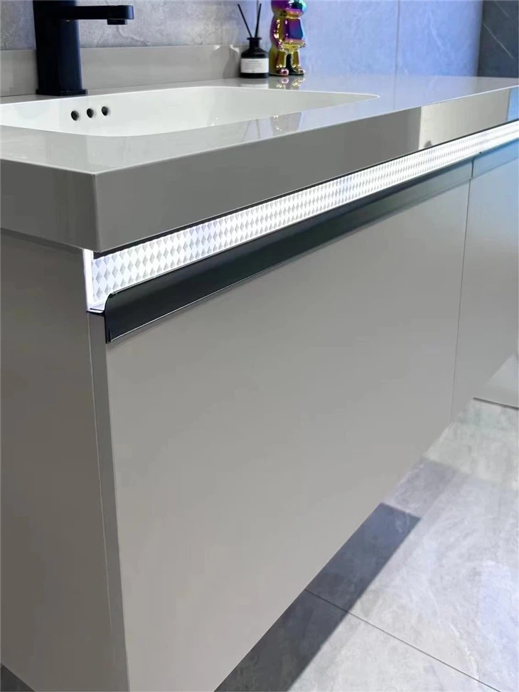 Waterproof Surface Solid Wood Bathroom Vanity